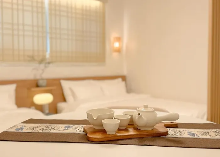 Next To Seongsudong,10 Minutes To Konkuk Station,,7 Minutes To Guui Station,accommodation For 6 People With 3 Queen Beds,lotte Worldto Willa *