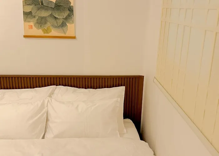 Next To Seongsudong,10 Minutes To Konkuk Station,,7 Minutes To Guui Station,accommodation For 6 People With 3 Queen Beds,lotte Worldto Willa Seul