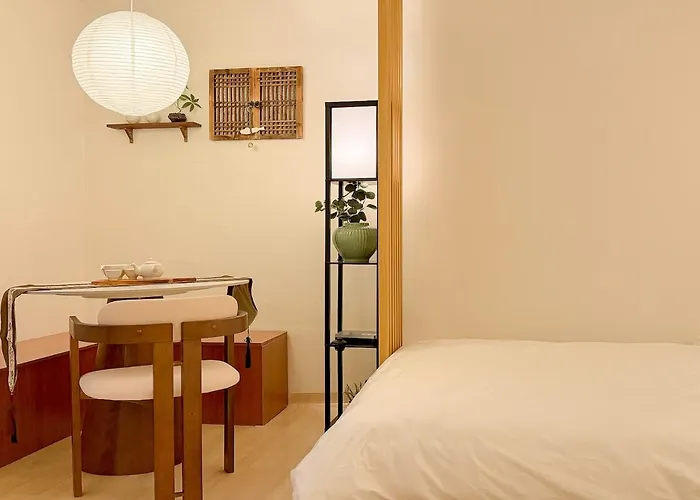 Next To Seongsudong,10 Minutes To Konkuk Station,,7 Minutes To Guui Station,accommodation For 6 People With 3 Queen Beds,lotte Worldto Willa *