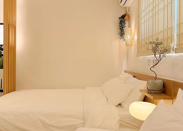 Willa Next To Seongsudong,10 Minutes To Konkuk Station,,7 Minutes To Guui Station,accommodation For 6 People With 3 Queen Beds,lotte Worldto Seul